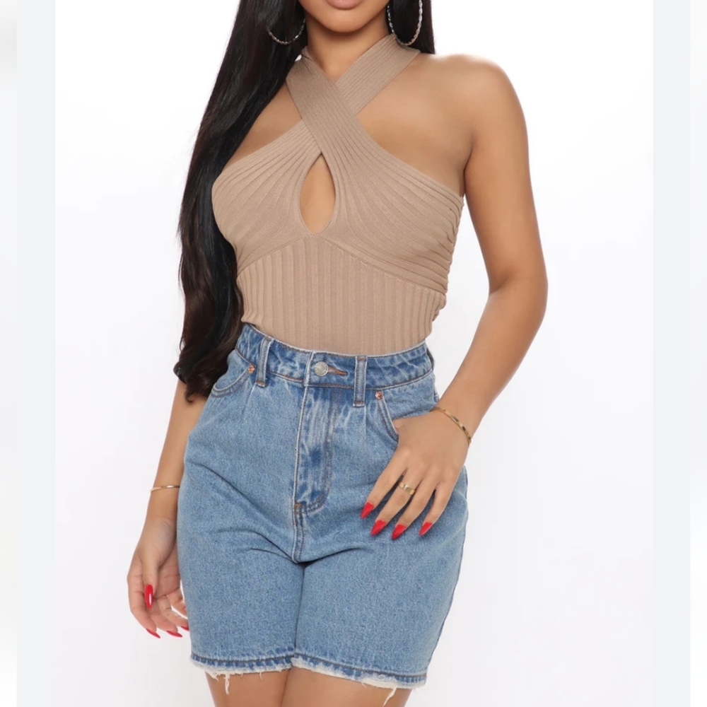 Fashion Nova Sleeveless Cross Front Bodysuit
